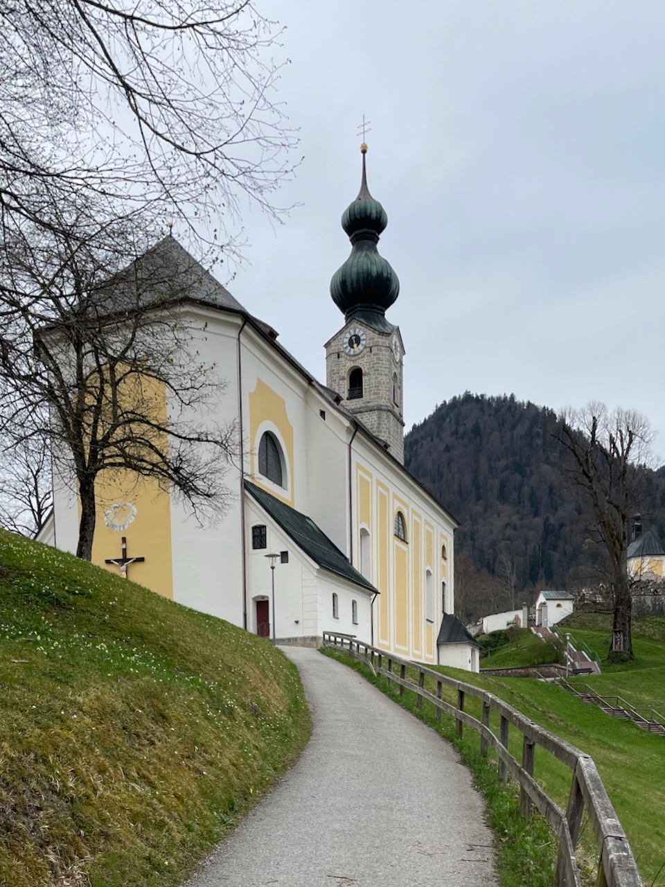 Kirchengebäude Aussenansicht 2025 fotografiert von Jochen Nistler