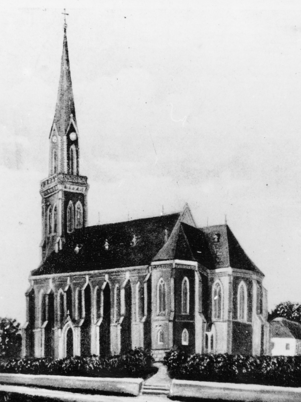 Markus Schreiber zeichnete 1910 die Kirchen des Dekanats Traunstein. Fotos der Ansichtskarten im Heimatarchiv Vachendorf.