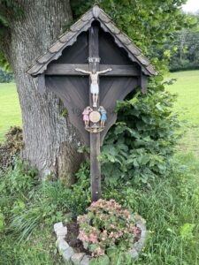Wegkreuz am Westausgang von Mühlbach