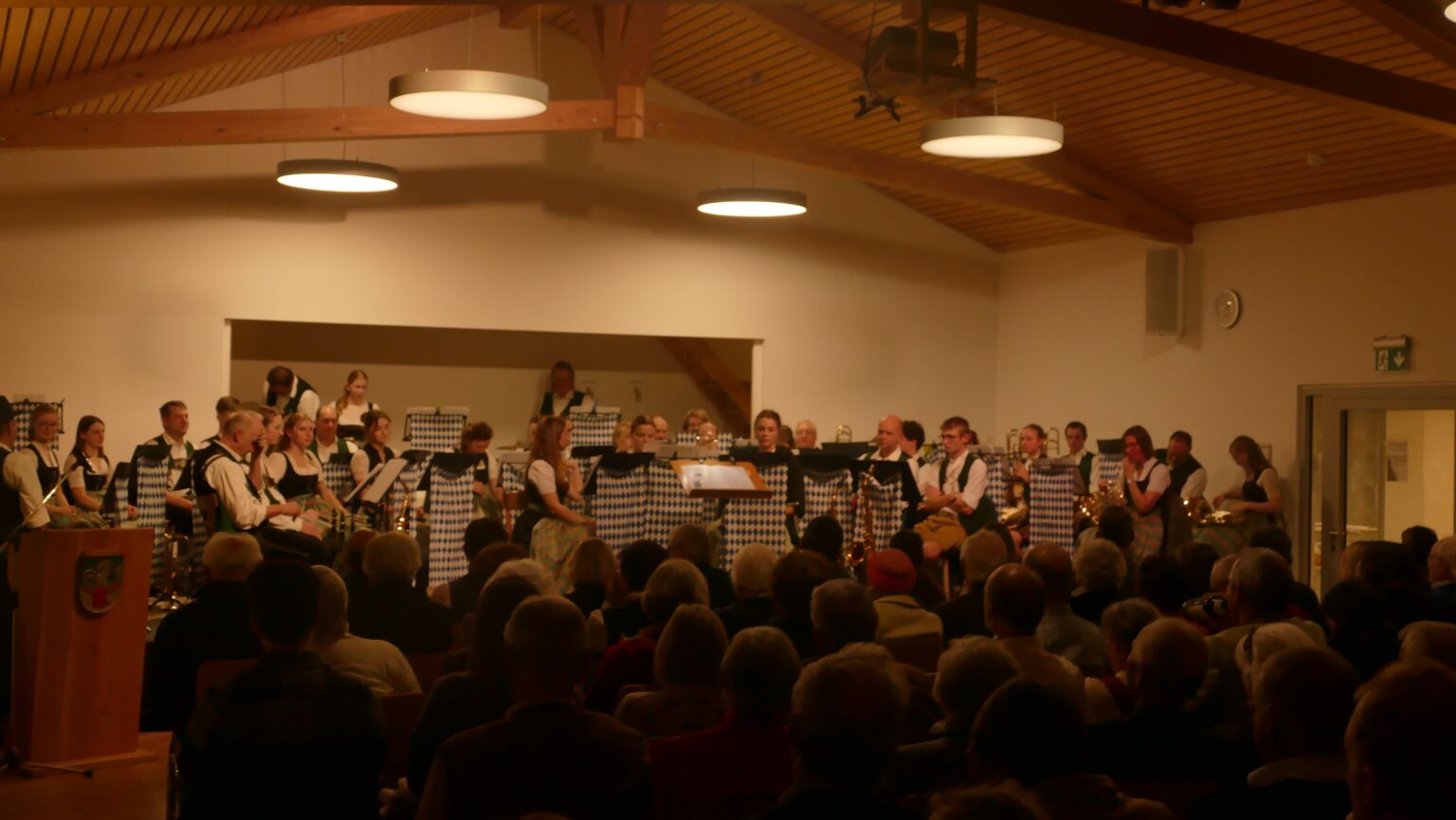 Musikerinnen und Musiker der Musikkapelle