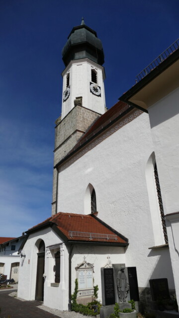 Das heutige Kirchengebäude wurde ca 1480 erbaut. Der Baumeister ist uns heute leider nicht mehr bekannt.